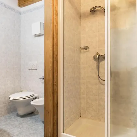 Apartment Adamello 11 *
